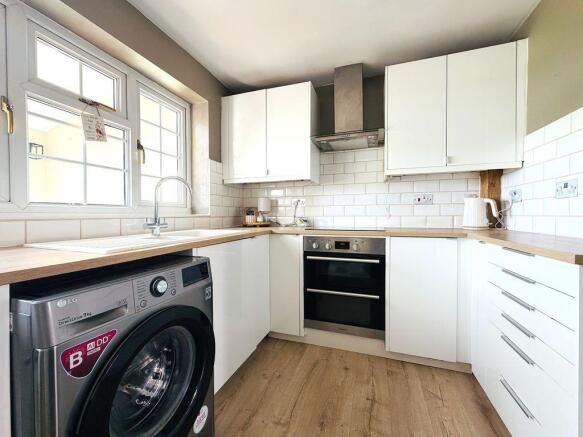 2 bed Semi-Detached for sale Image 7