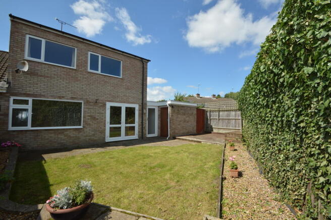 HOUSE REAR