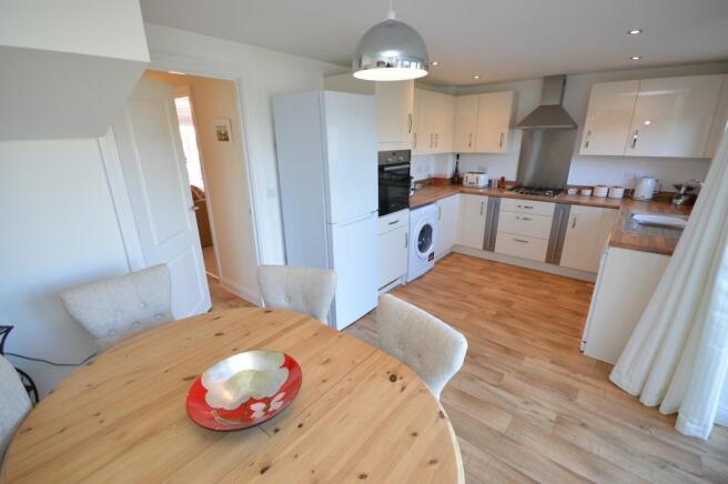 KITCHEN/BREAKFAST ROOM