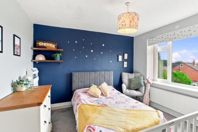 4 bed Semi-Detached for sale Image 8