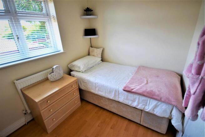 38 Daleside  Bed 4.JPG