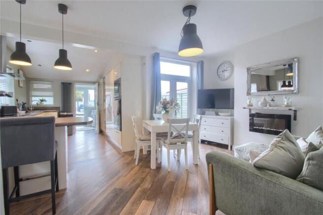 3 bed Semi-Detached for sale Image 6