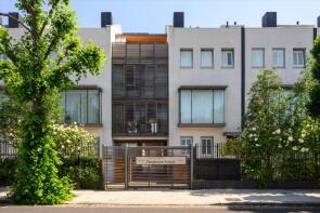 10, Pangbourne Avenue, London W10 6BT