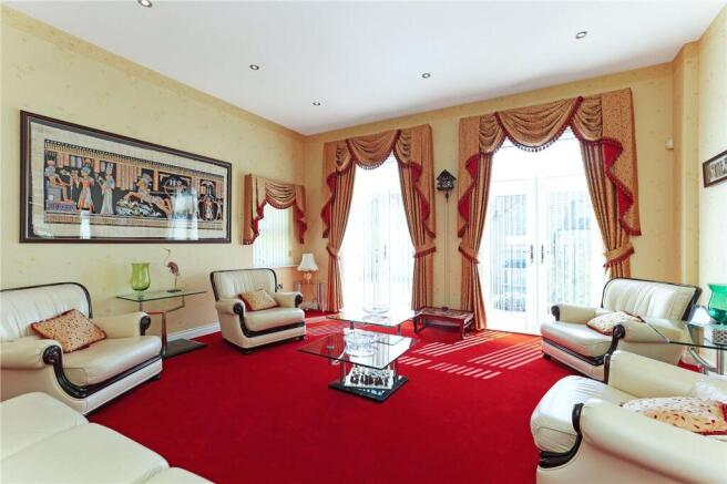 5 bed Detached for sale Image 6