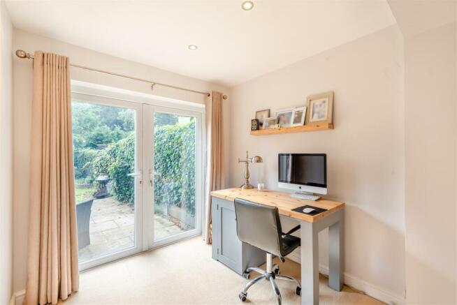 8573650-interior09.jpg