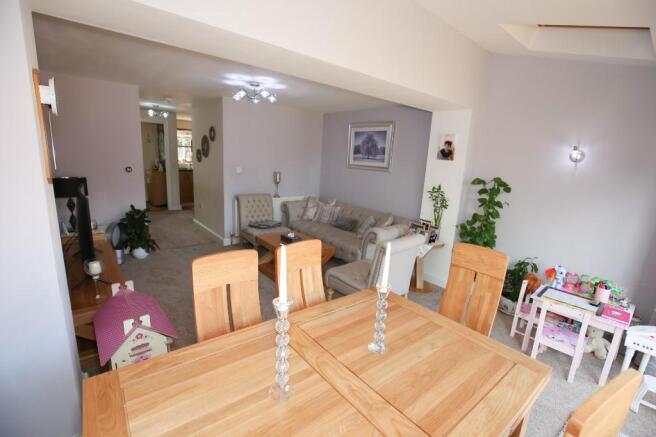 Lounge/Dining Room