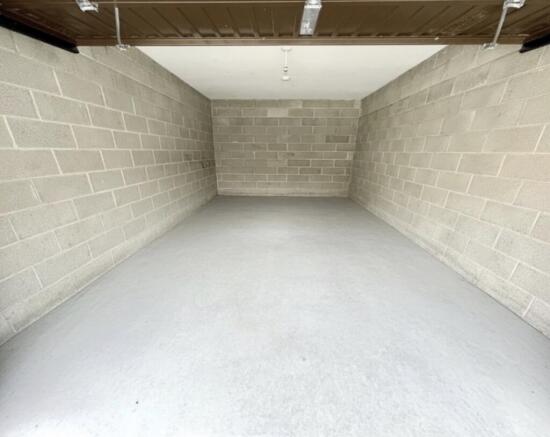 2 bed Semi-Detached to rent Image 7