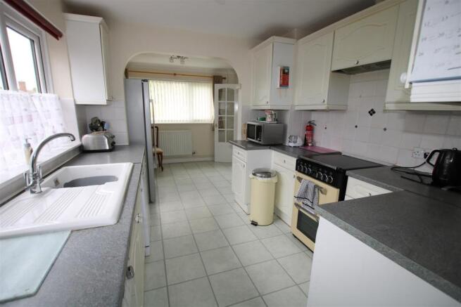 KITCHEN DINER