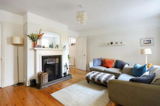 Weydon Hill Road, Farnham, GU9 photo 2