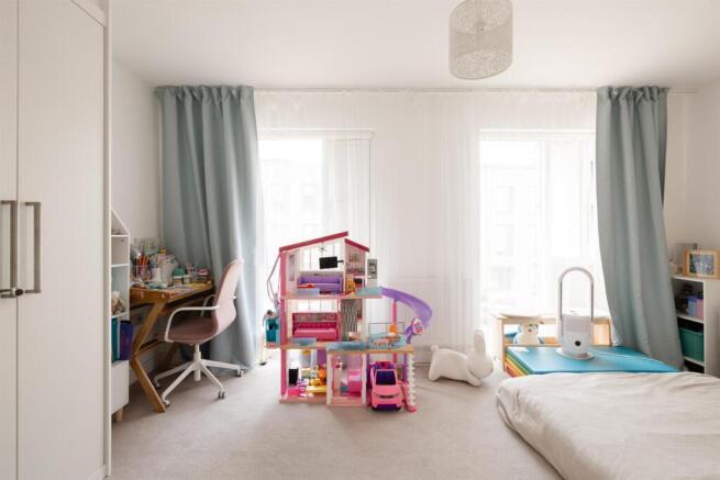 3 bed House for sale Image 10