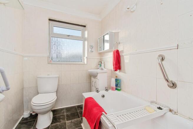 3 bed Semi-Detached for sale Image 12