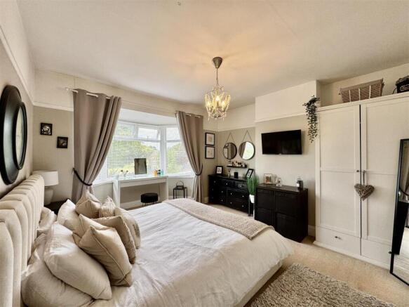3 bed Semi-Detached for sale Image 4