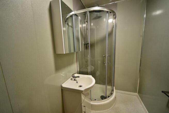 1 bed Apartment to rent Image 5