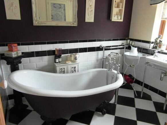 luxury bathroom