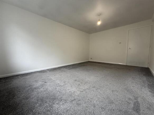 2 bed Apartment for sale Image 5