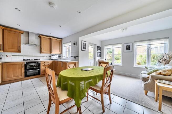 Kitchen dining room