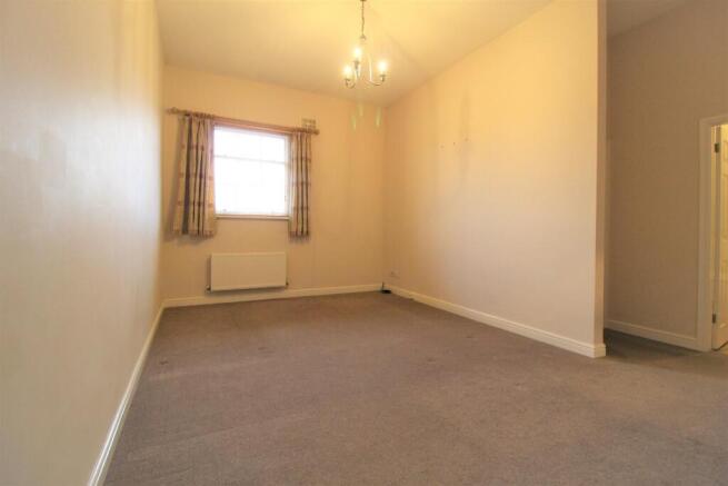 2 bed Apartment to rent Image 4