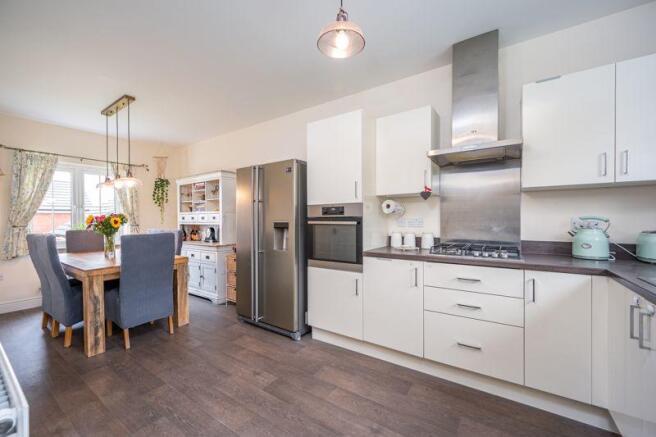 Kitchen/Dining Area