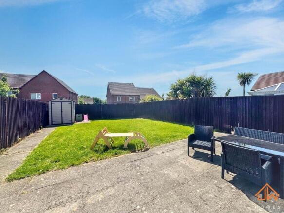 REAR GARDEN 1