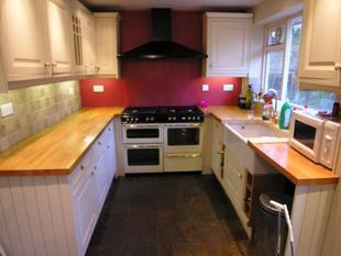 KITCHEN: