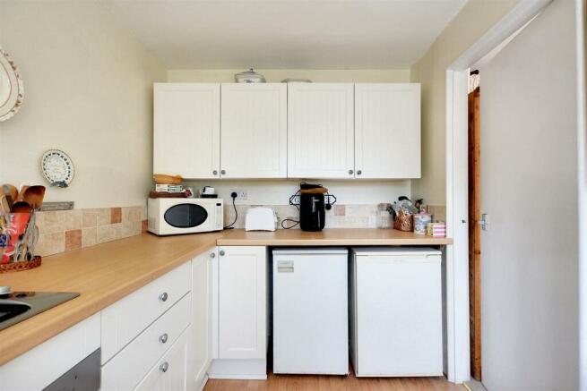 Kitchen_2.jpeg