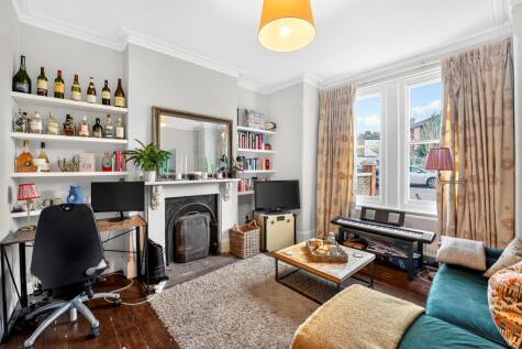 Dingwall Road, London