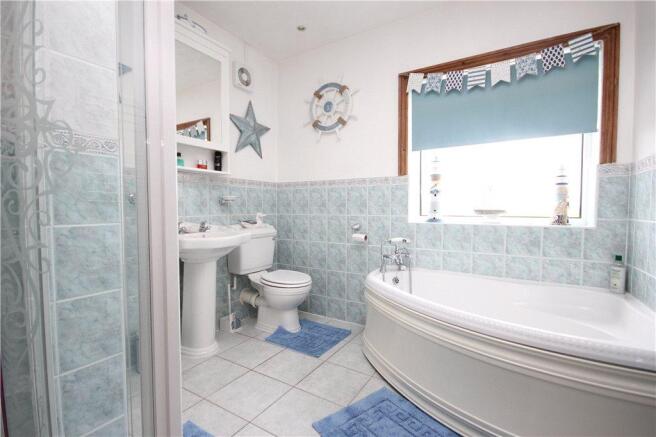 09 Bathroom