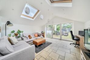 5, Chancery Mews, London SW17 7TD