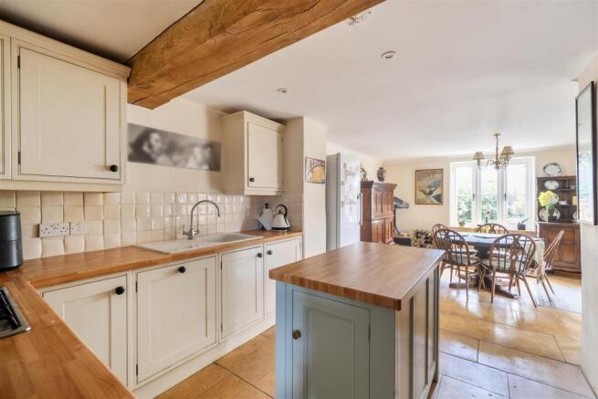 Kitchen / Dining Room