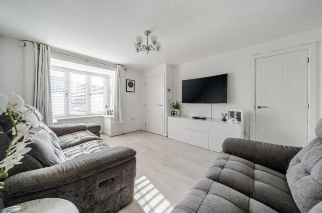 1439485-5-69d7708...