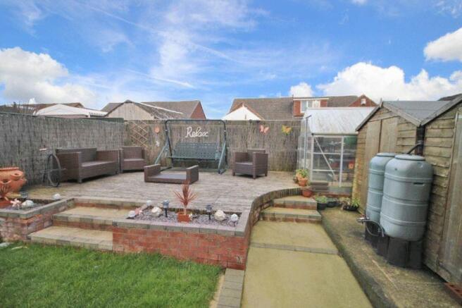 Patio area to ...