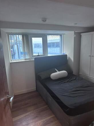 1 bed Flat to rent Image 5