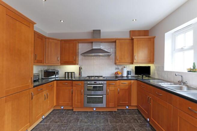 4 bed Terraced for sale Image 7