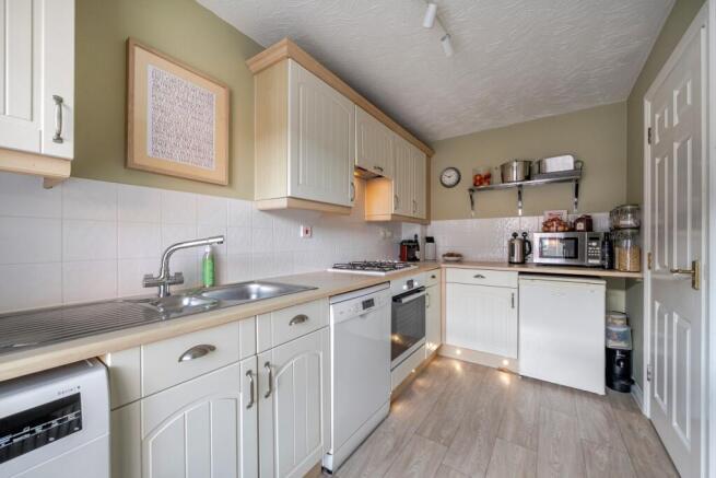 1395122-10-695bc822531fc