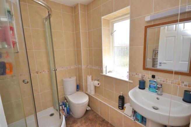 Ensuite (1).jpg