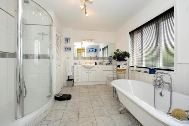 Master En-suite