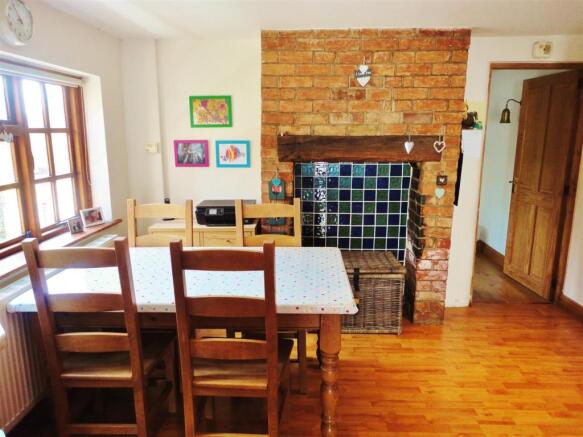 Dining area.JPG