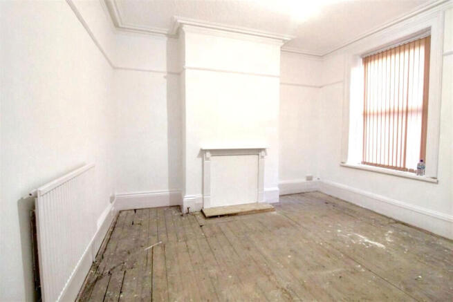 5 bed Terraced for sale Image 4