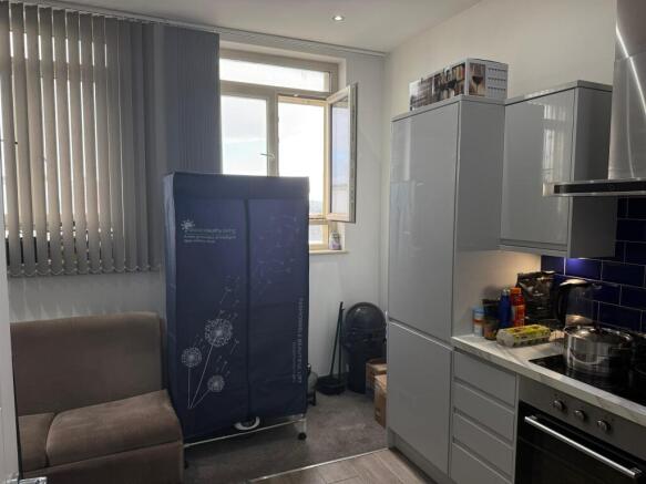 2 bed Apartment for sale Image 6