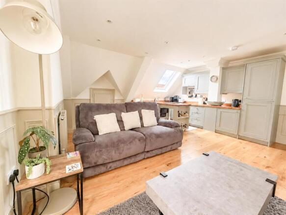 Wickham Avenue, Bexhill, TN39 3FR photo 4
