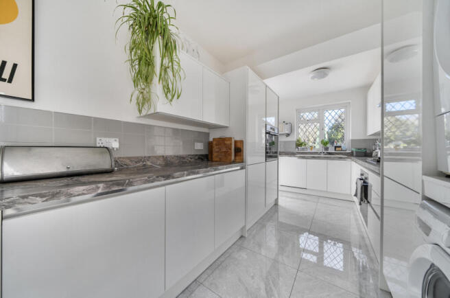 1436759-13-69d547...