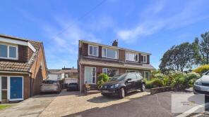 27, Woodstock Drive, Bury BL8 4BW