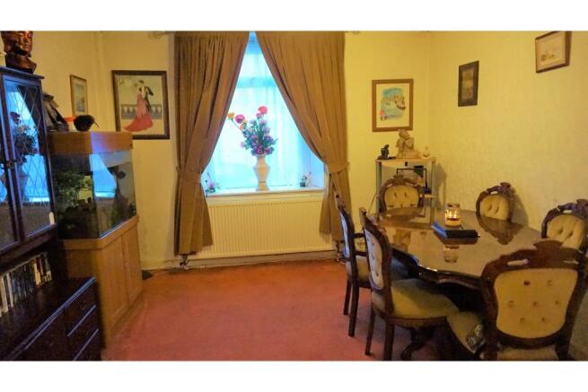 Lounge/Dining Room