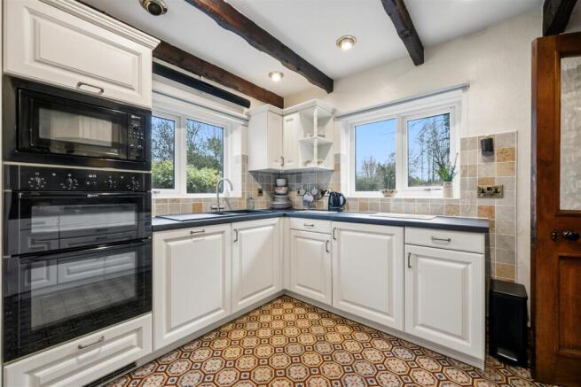 Kitchen to windows.jpg