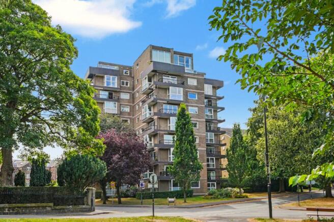2 bed Apartment for sale Image 5
