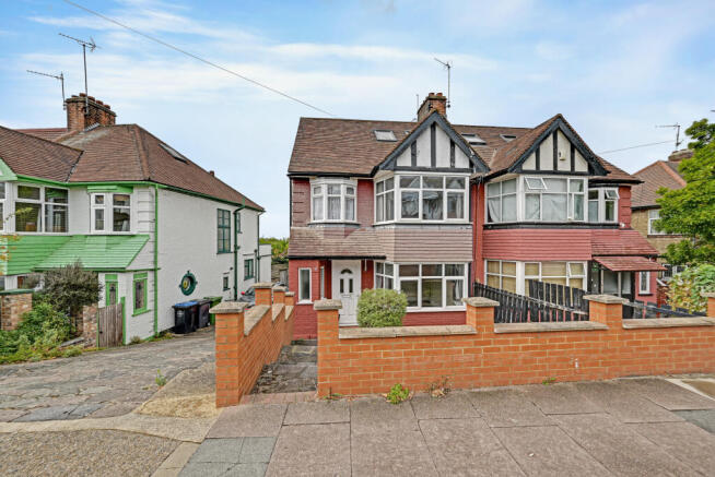 11-040bGCUSL - Tanfield Ave - Bedroom 3 -Origin...