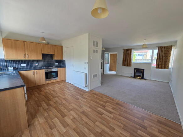 Springfield Cl , Corsham photo 4