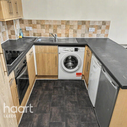 2 bed Apartment for sale Image 6