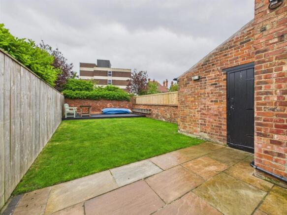 3 bed Semi-Detached for sale Image 10