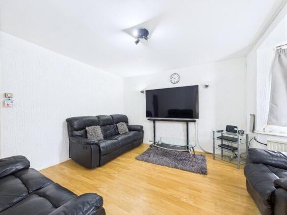 Araglen Avenue, South Ockendon, Essex, RM15 photo 2